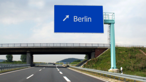 Deutschland Berlin Autobahn Abfahrt Foto iStock Andreas Weber